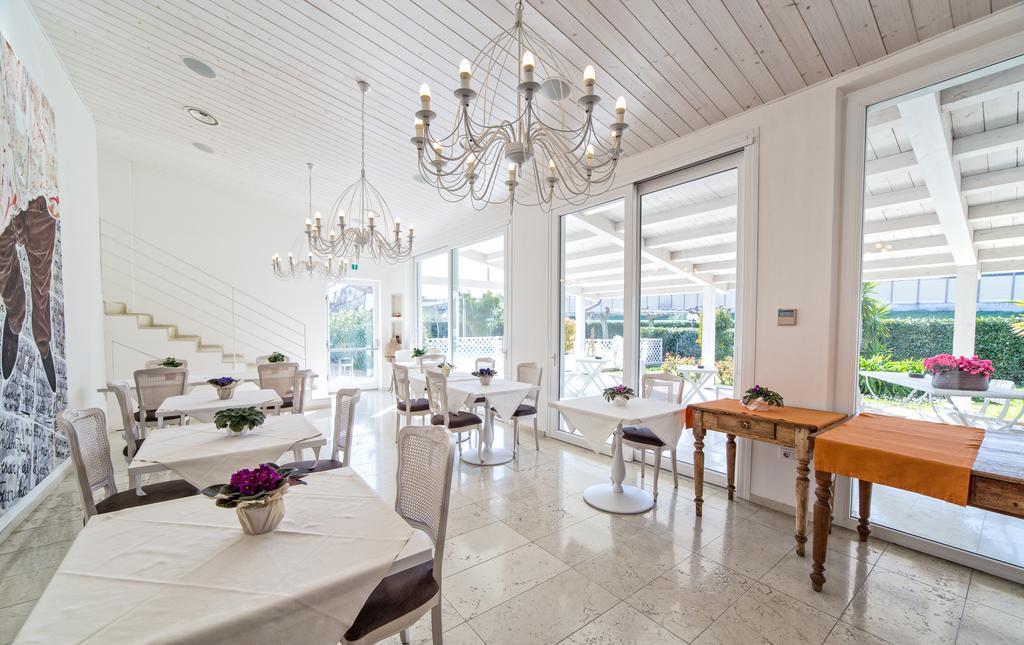 Hotel Country House La Radice ชิวิตาโนวา มาร์เค ภายนอก รูปภาพ