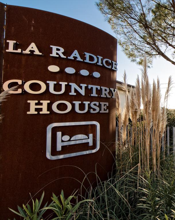 Hotel Country House La Radice ชิวิตาโนวา มาร์เค ภายนอก รูปภาพ
